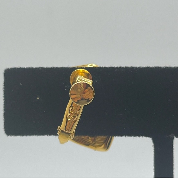 Vintage, gold tone and pink enamel clip on earrings with screws. Signed JS - Picture 2 of 11